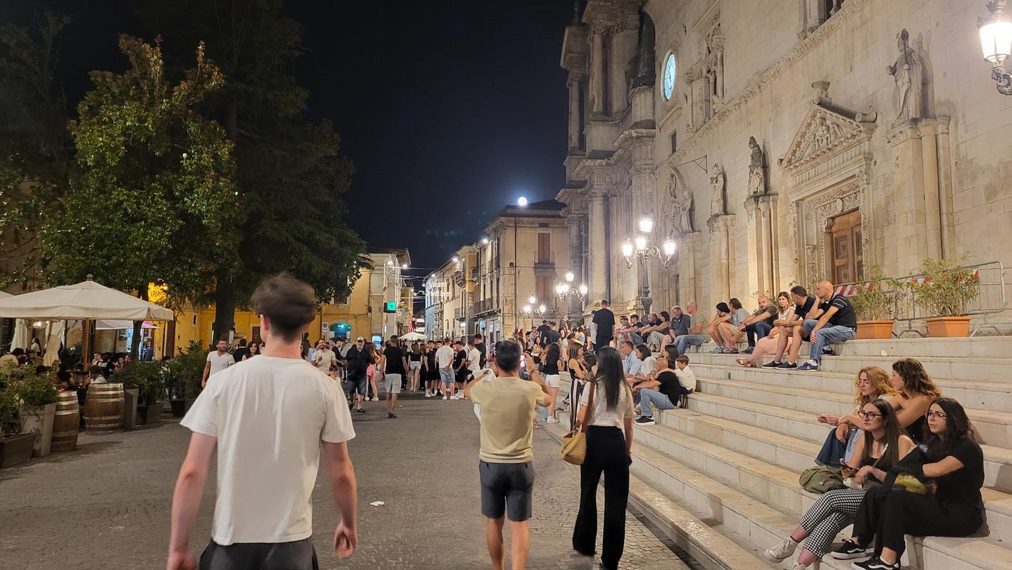 Nachteleben in Sulmona (400 m)