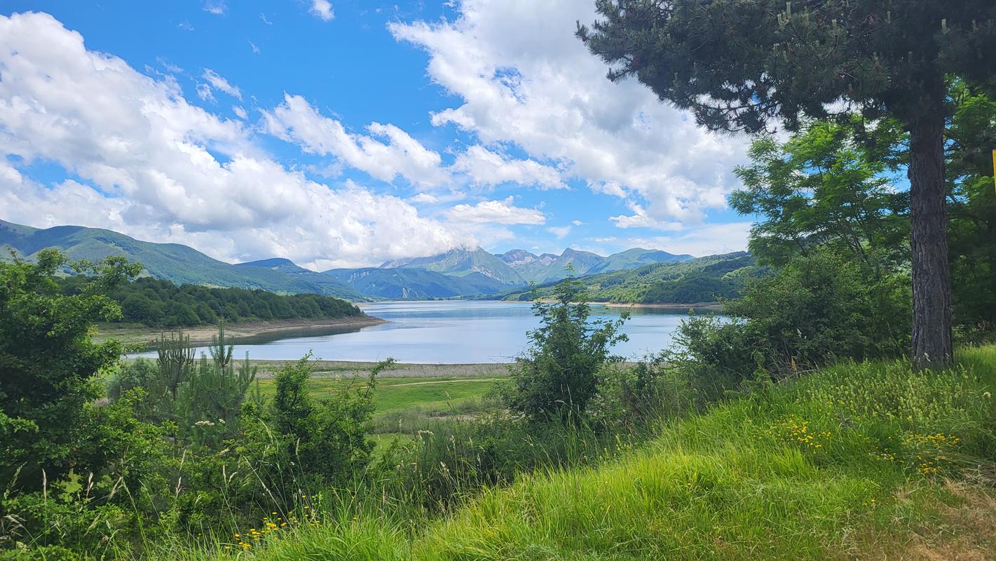 Lago Campotosto (1330 m)