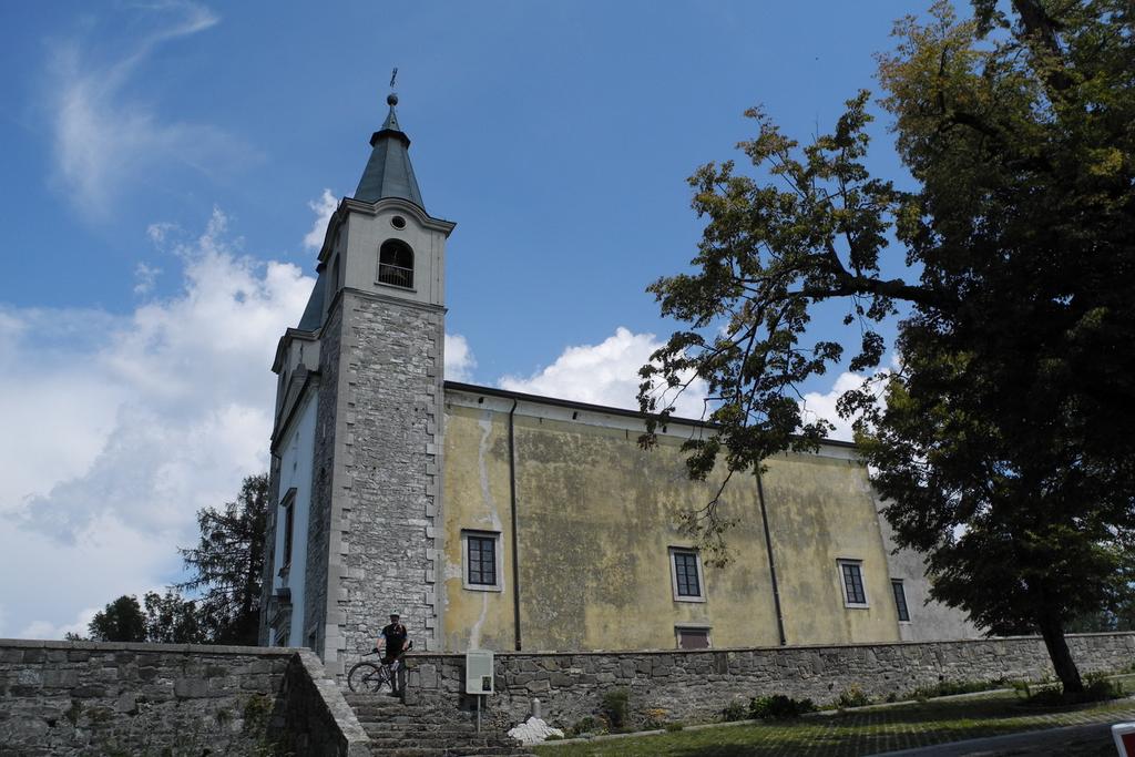 Bei Lig: Cerkev Marijino Celje (Church of the Virgin Mary Celje) (670m)