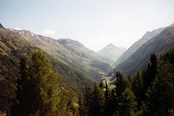 Blick von der Gaislachalm ins Venter Tal und auf die Kreuzspitze