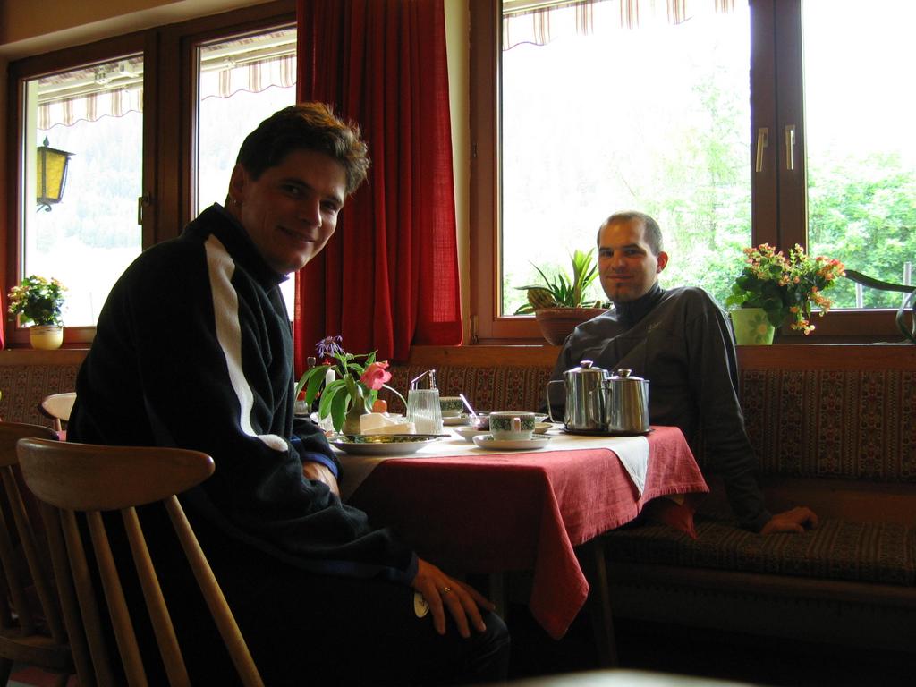 Vor dem Start: Frühstück in Obernberg