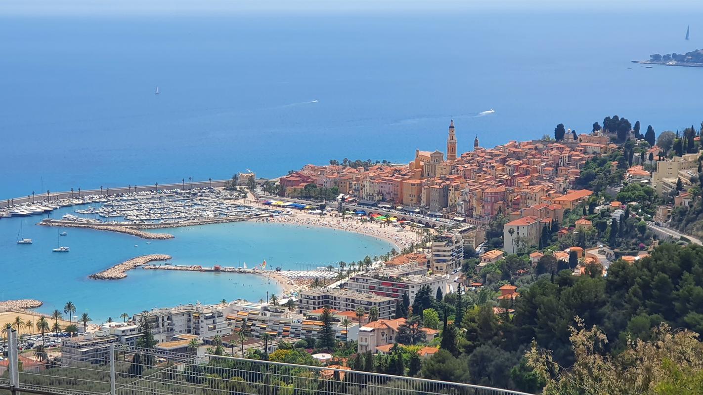Menton in Wurfweite
